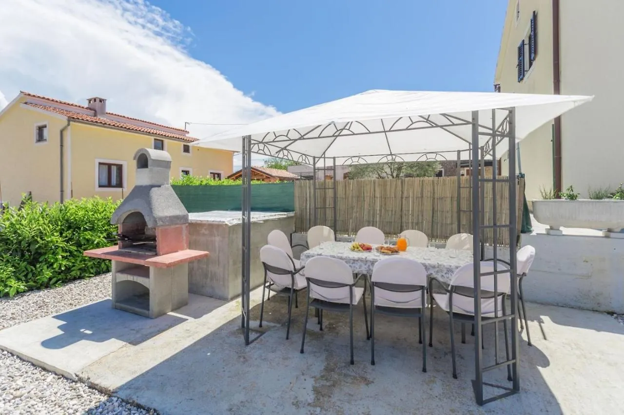 Holiday Home With Pool In Visnjan Farini