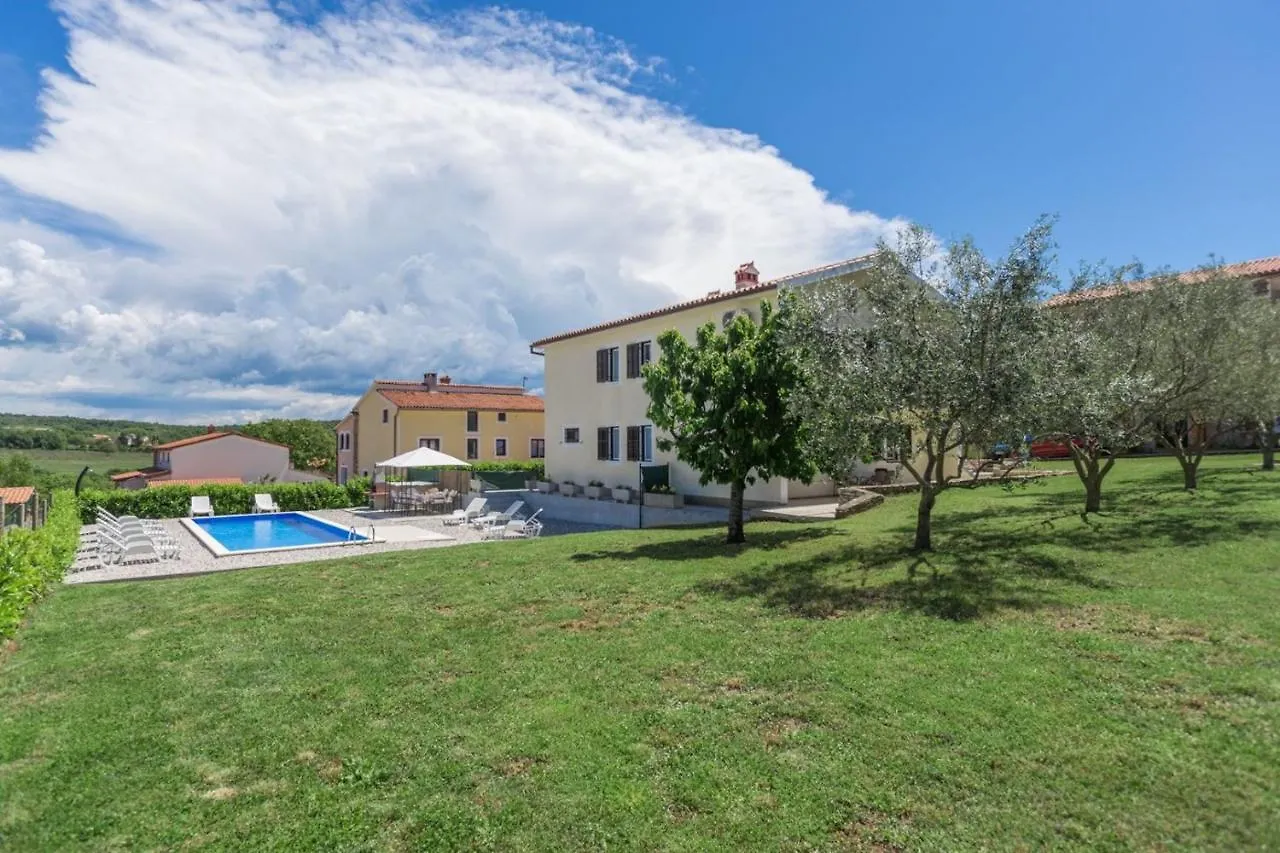 Holiday Home With Pool In Visnjan Farini