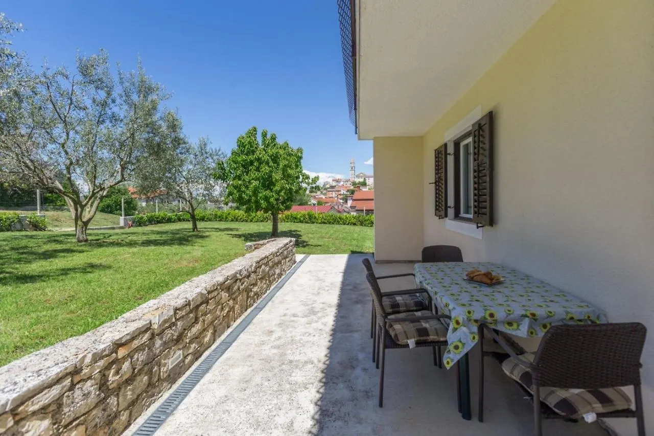 Holiday Home With Pool In Visnjan Farini